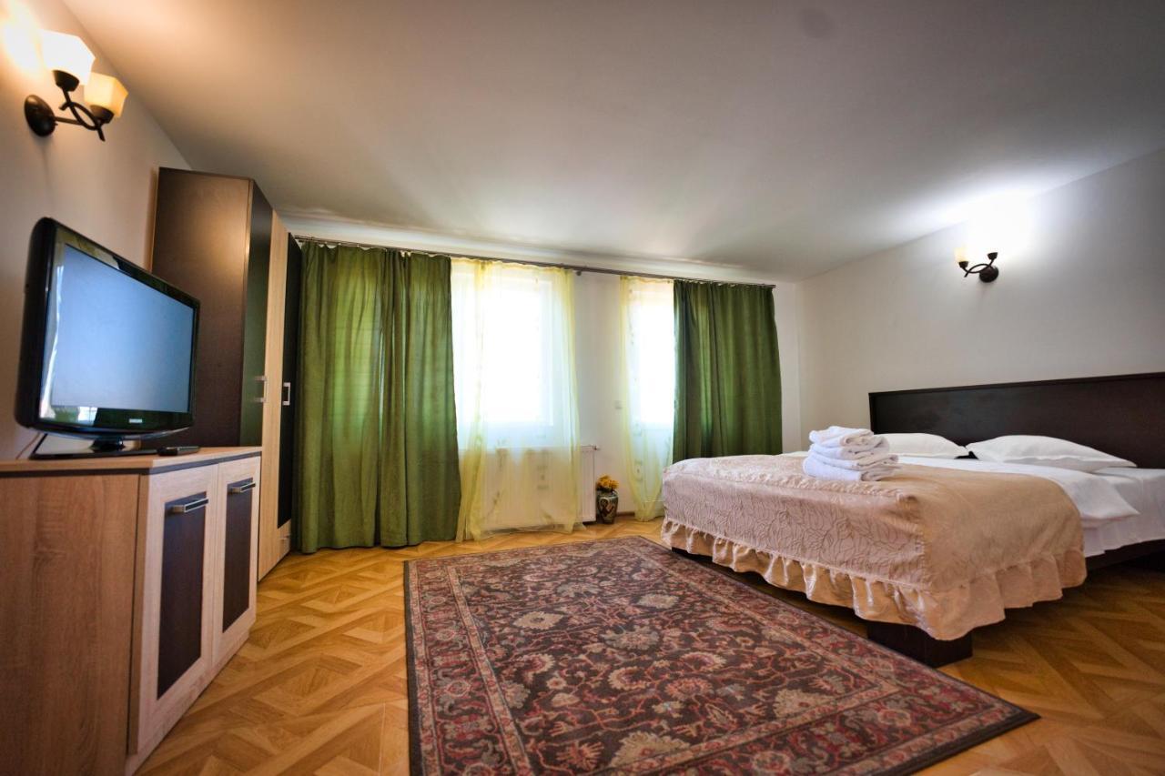 Vila Victoria Râmnicu Vâlcea Buitenkant foto