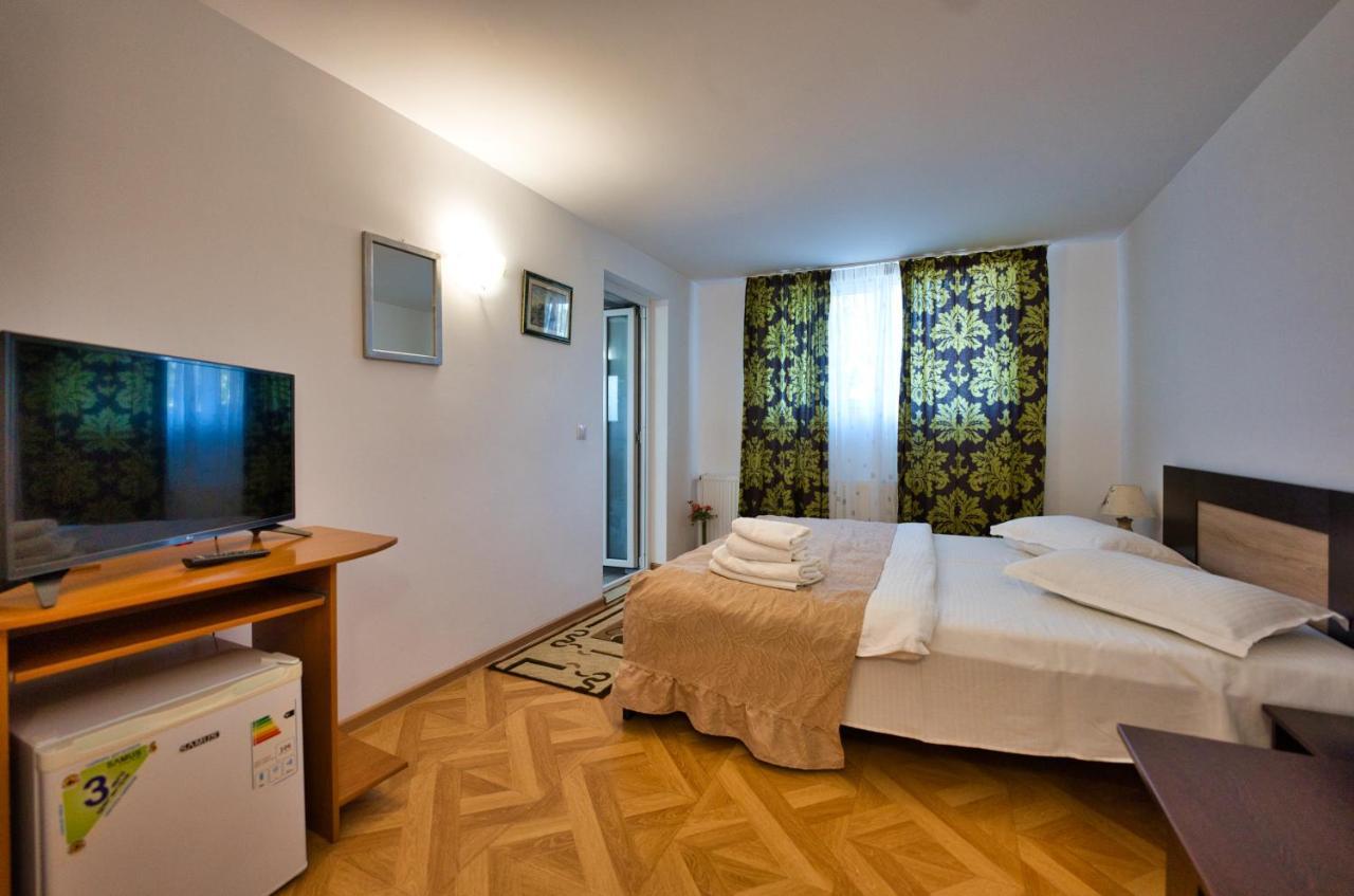 Vila Victoria Râmnicu Vâlcea Buitenkant foto