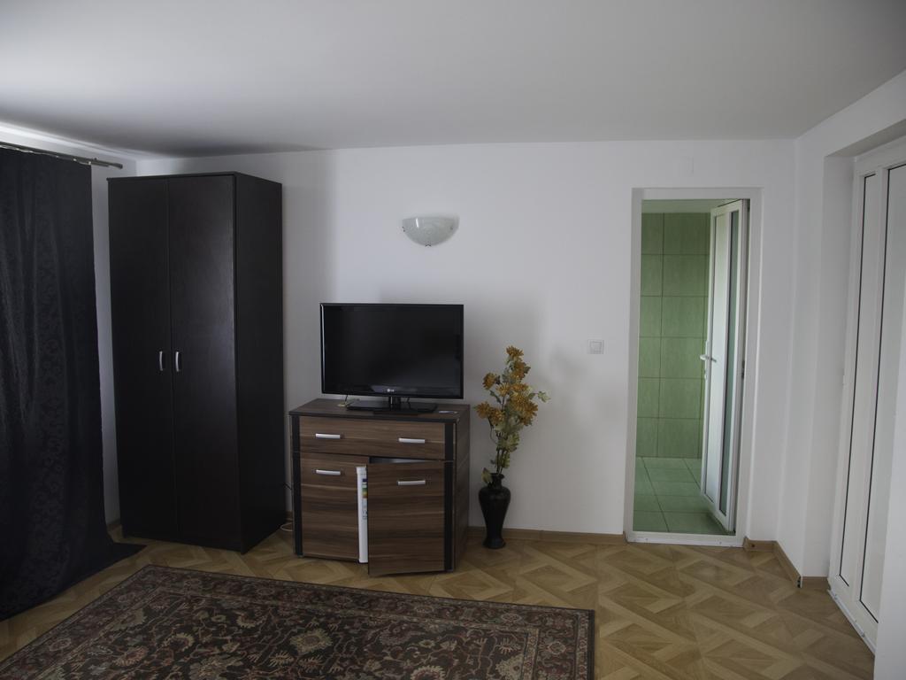 Vila Victoria Râmnicu Vâlcea Buitenkant foto